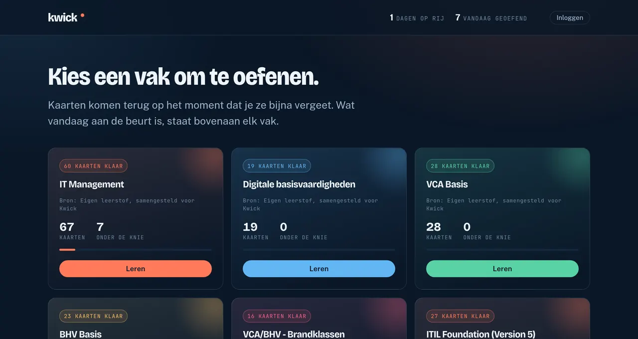 Het overzicht met alle vakken. Elke kaart toont hoeveel kaarten er klaarstaan, het totaal en hoeveel je onder de knie hebt.